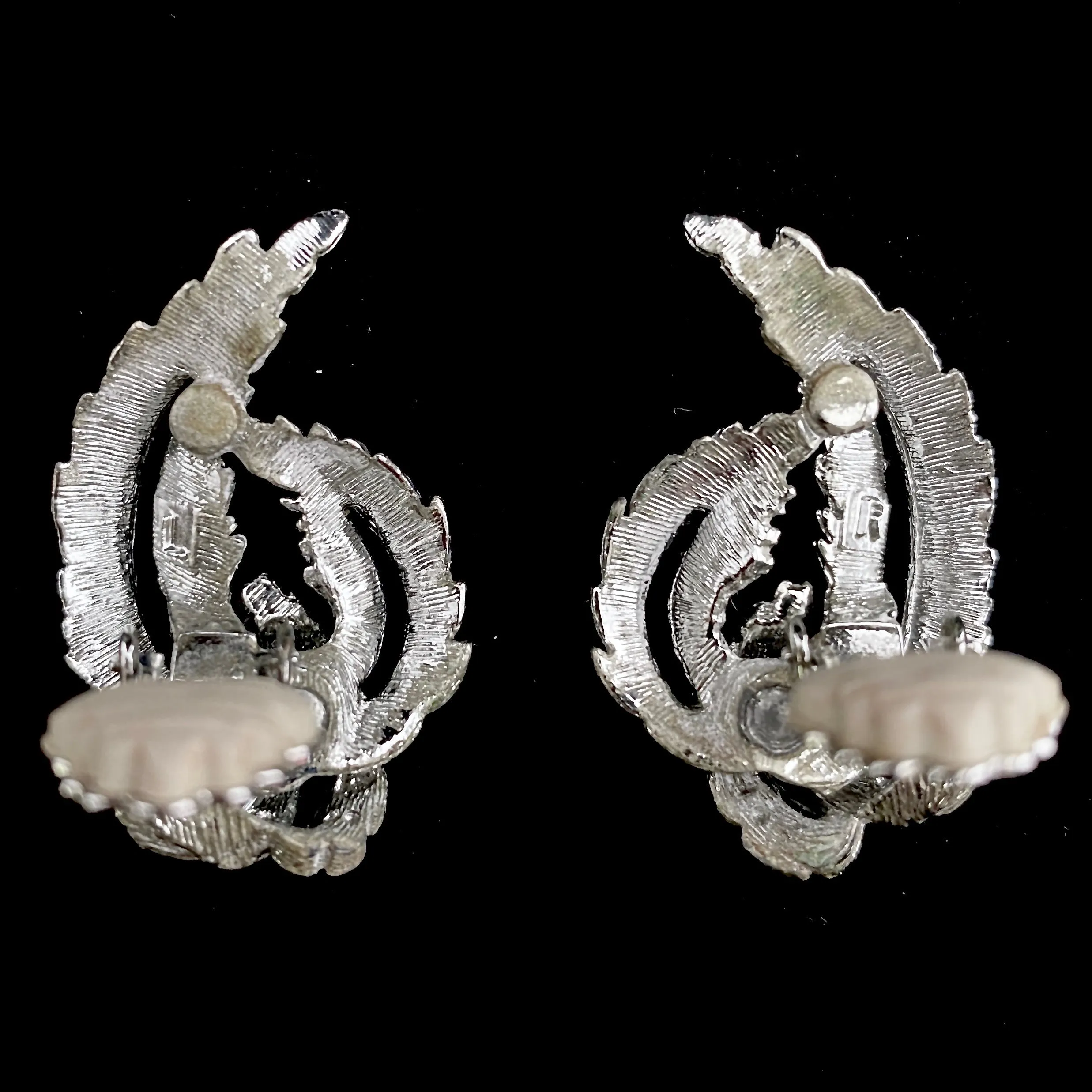 1964 Sarah Coventry Feather Fashion Brooch & Earrings Set