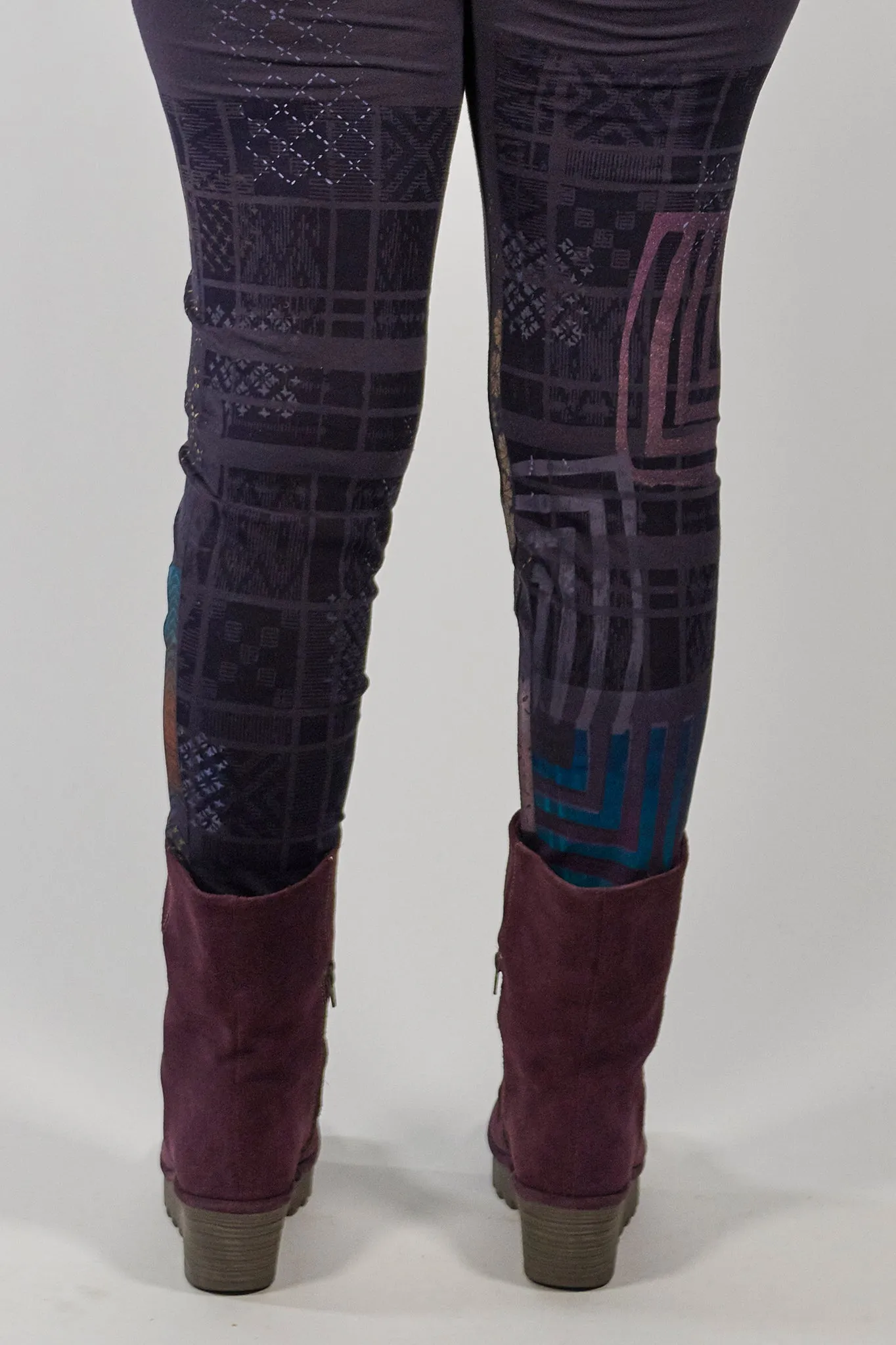 3136 Lightweight Legging Plumblack-P