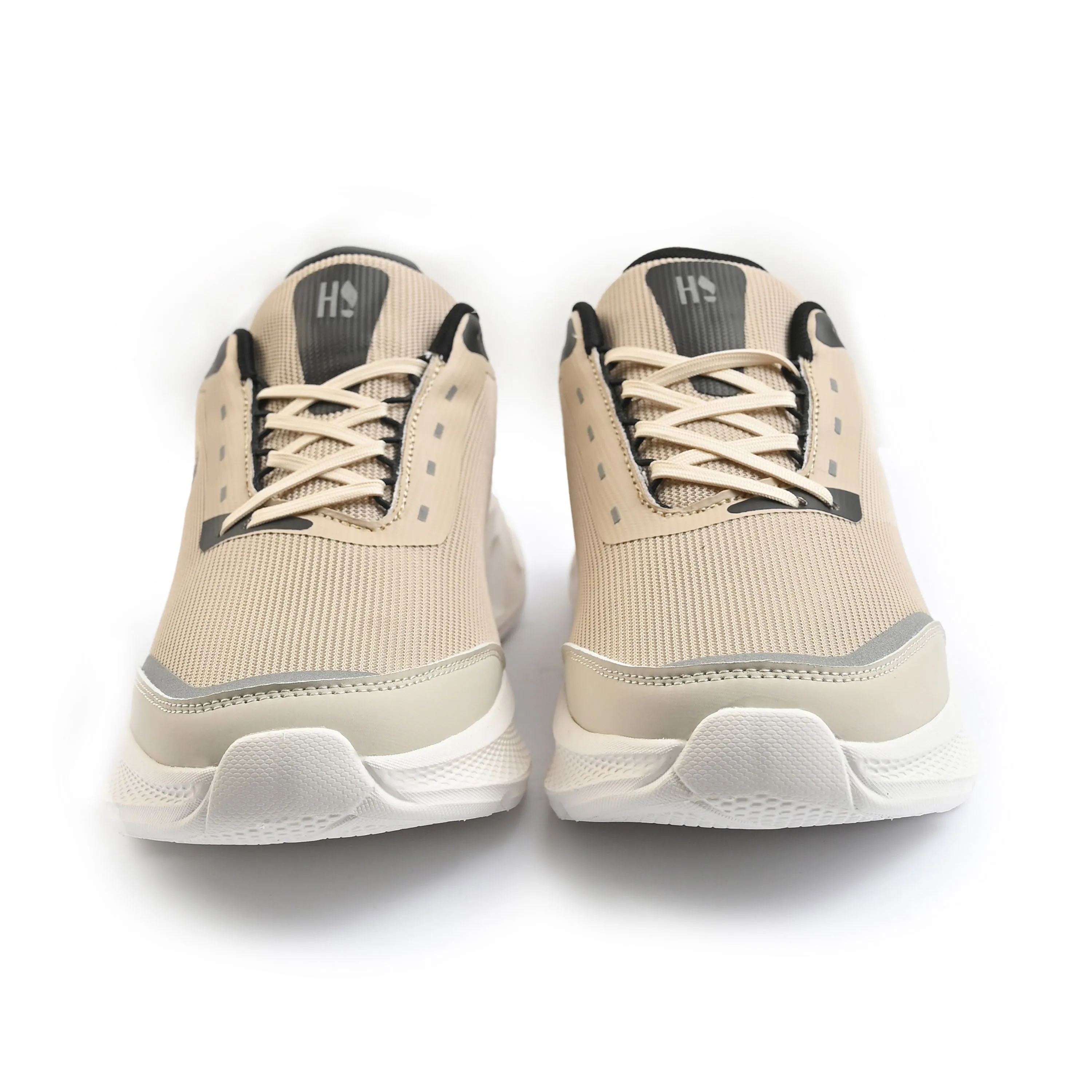 AIR COOLED LIGHTWEIGHT SOLE TRAINER