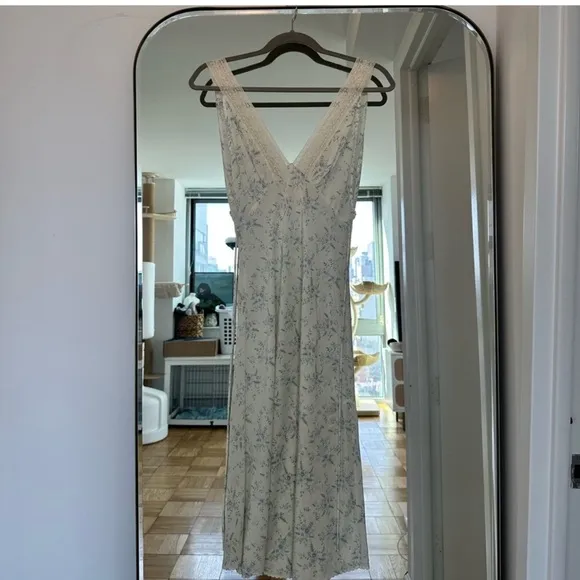 Aritzia- SZ XXS Le Fou Collaboration Adelphie Dress 100% Silk Garden Midi Dress