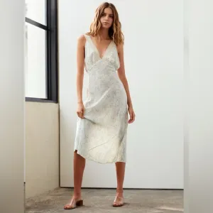 Aritzia- SZ XXS Le Fou Collaboration Adelphie Dress 100% Silk Garden Midi Dress