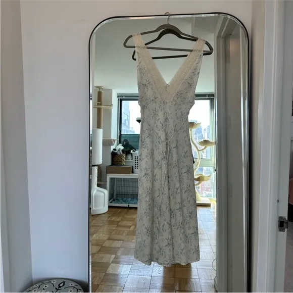 Aritzia- SZ XXS Le Fou Collaboration Adelphie Dress 100% Silk Garden Midi Dress