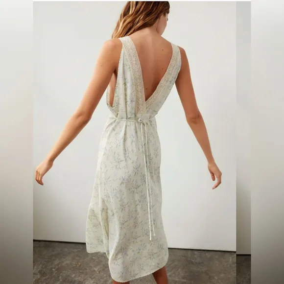 Aritzia- SZ XXS Le Fou Collaboration Adelphie Dress 100% Silk Garden Midi Dress