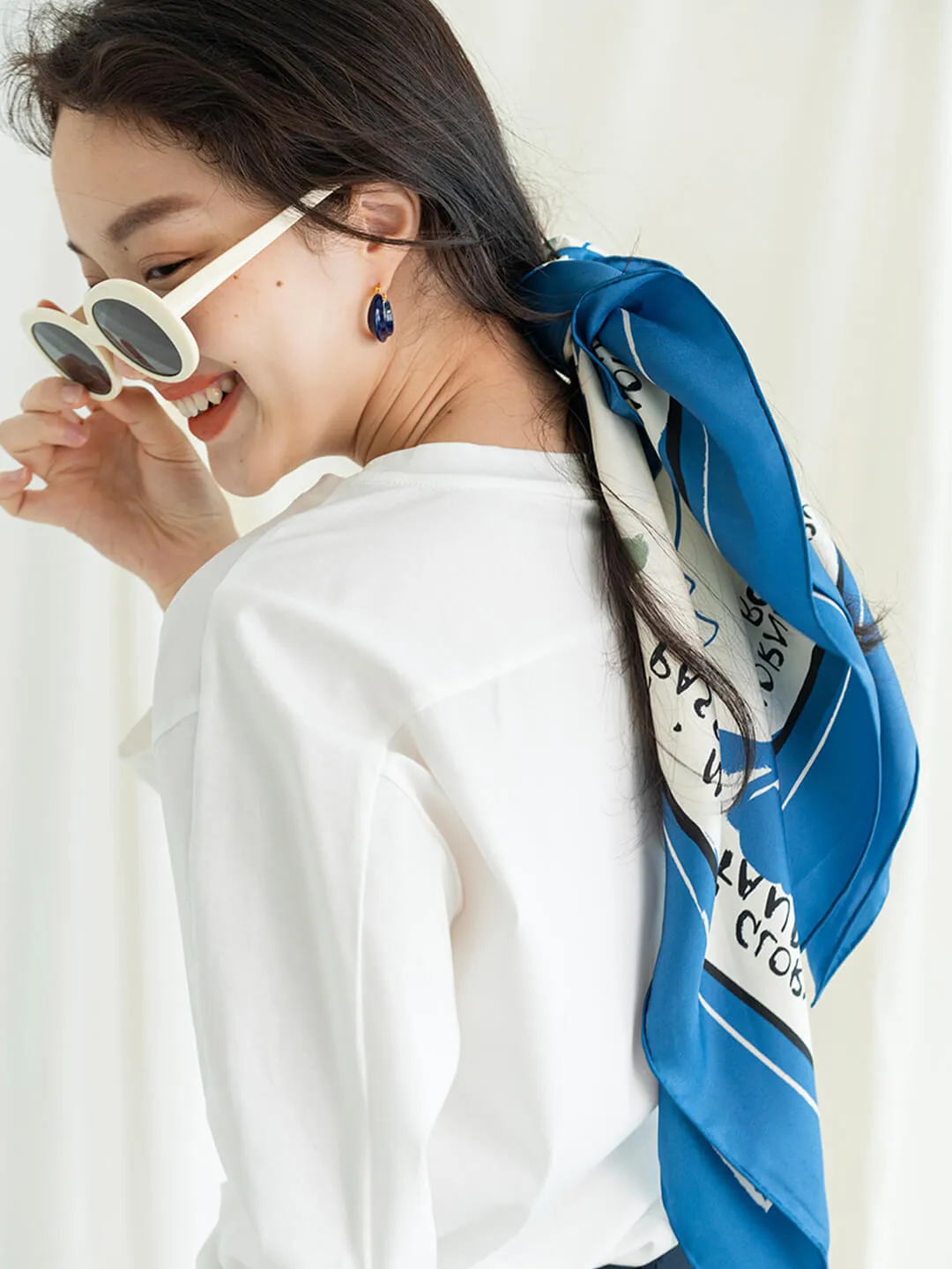 Chowxiaodou Rainbow Girl Twill Silk Square Scarf