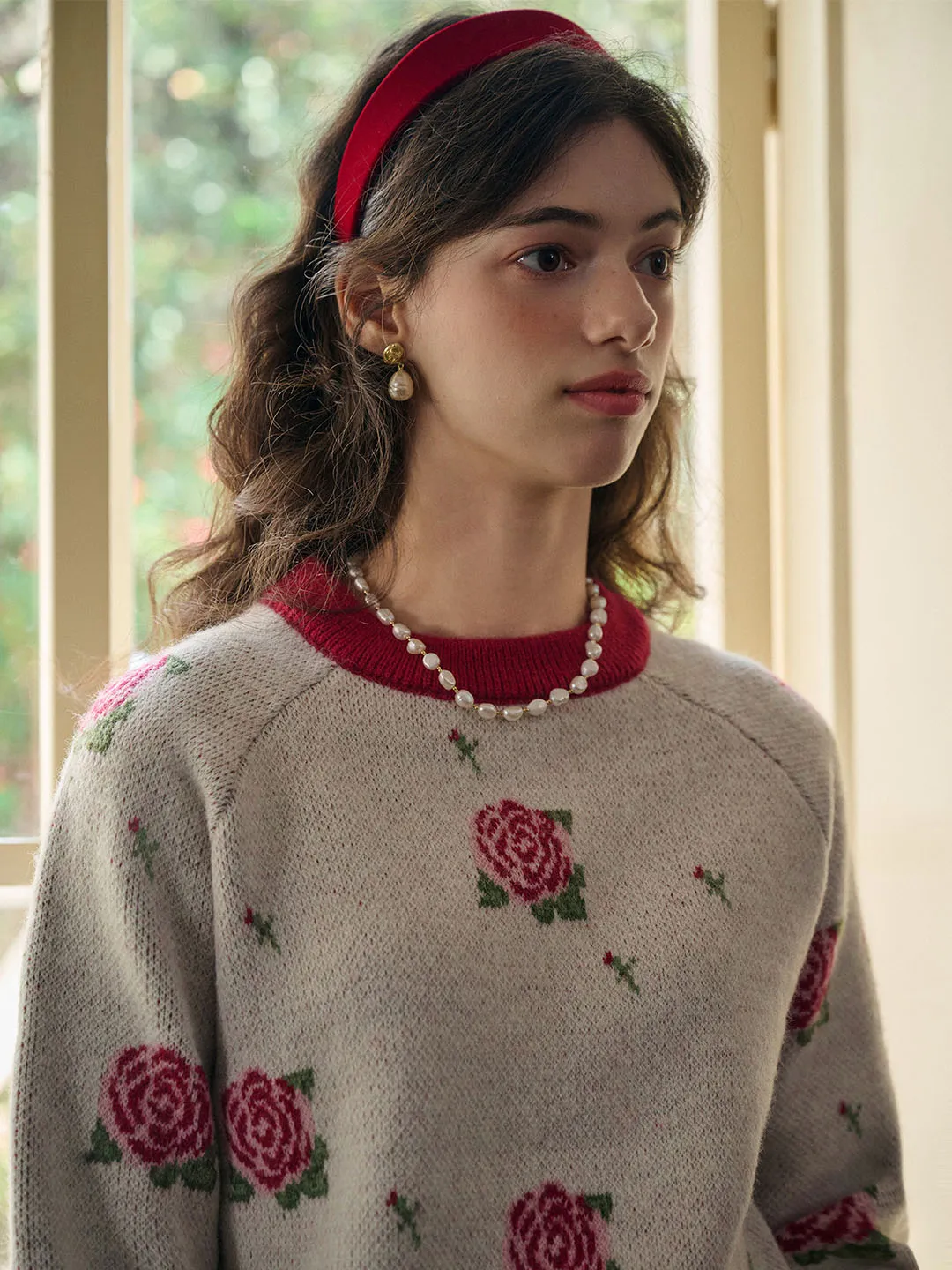 Emersyn Contrast Color Crew Neck Rose Sweater