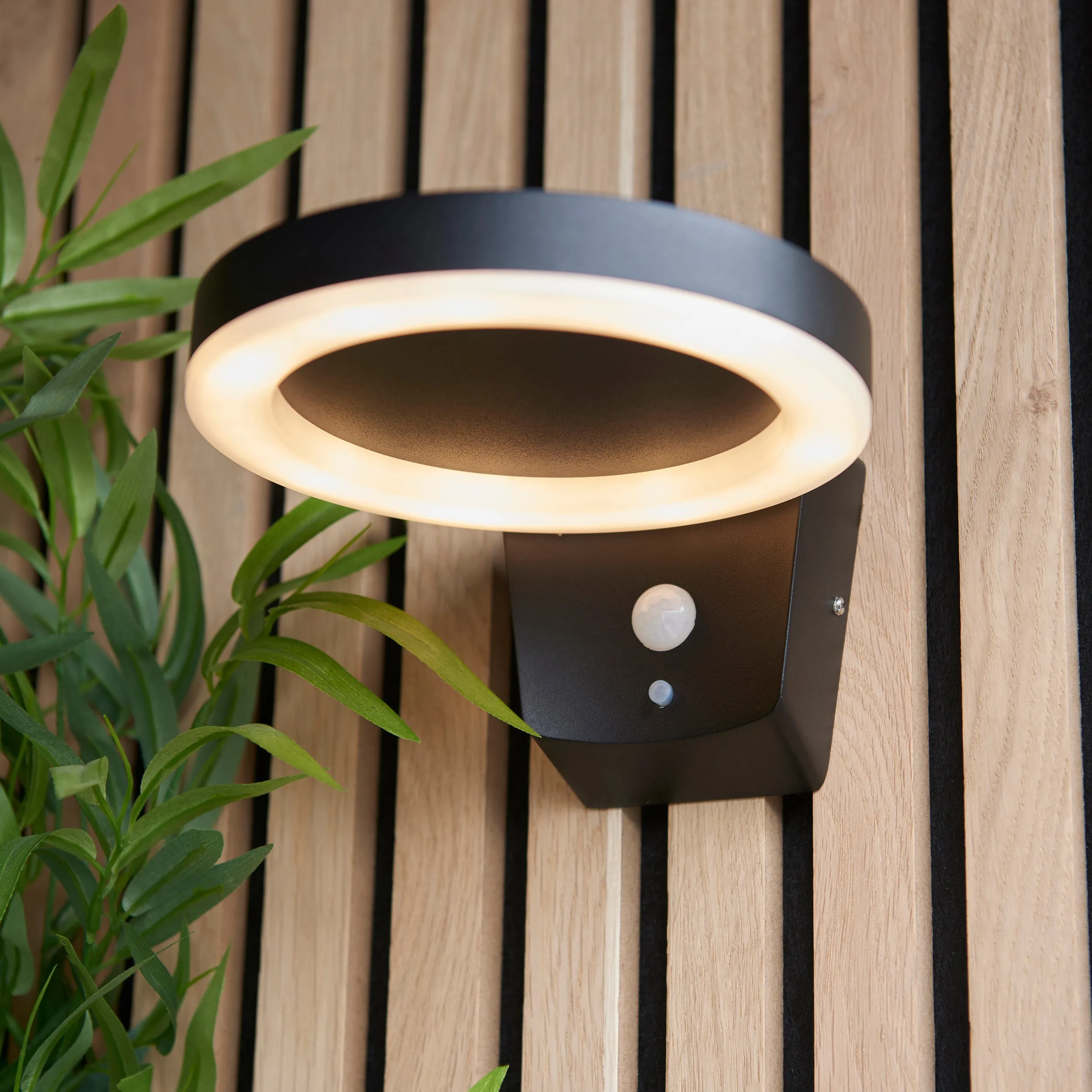 Endon 96933 Ebro 1lt Wall Textured black & white pc 5.88W LED (SMD 3528) Warm White