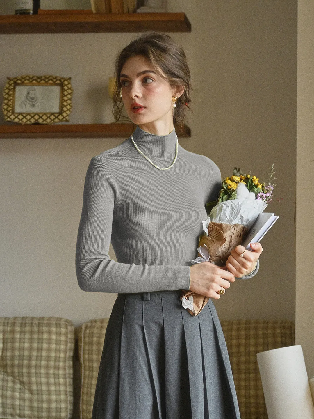 Erin 100% Wool Simple Mock Neck Slim Fit Sweater - Black