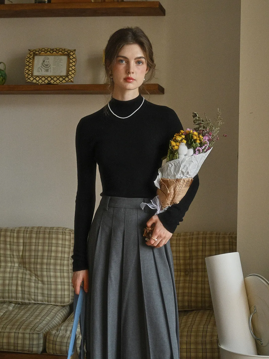 Erin 100% Wool Simple Mock Neck Slim Fit Sweater - Black
