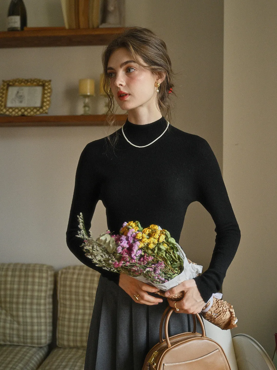 Erin 100% Wool Simple Mock Neck Slim Fit Sweater - Black