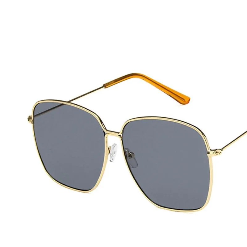 Fashion Metal Women Sunglasses Mirror Classic Large frame Retro Street Beat Glasses Travel
