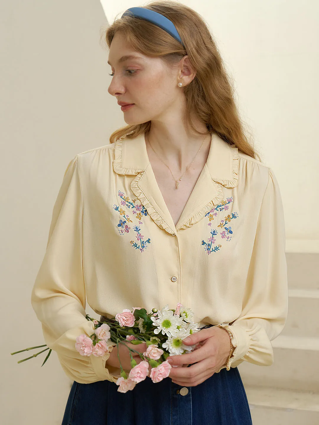 【Final Sale】Convallaria Floral Embroidered Light Yellow Puff Top