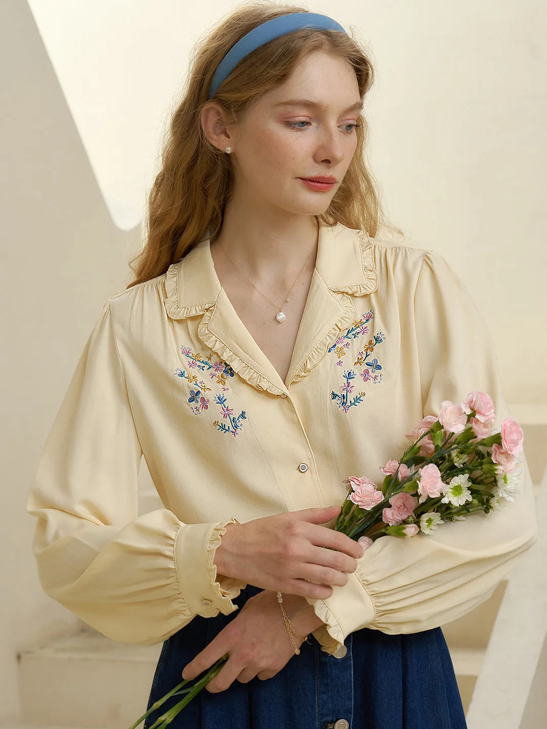 【Final Sale】Convallaria Floral Embroidered Light Yellow Puff Top