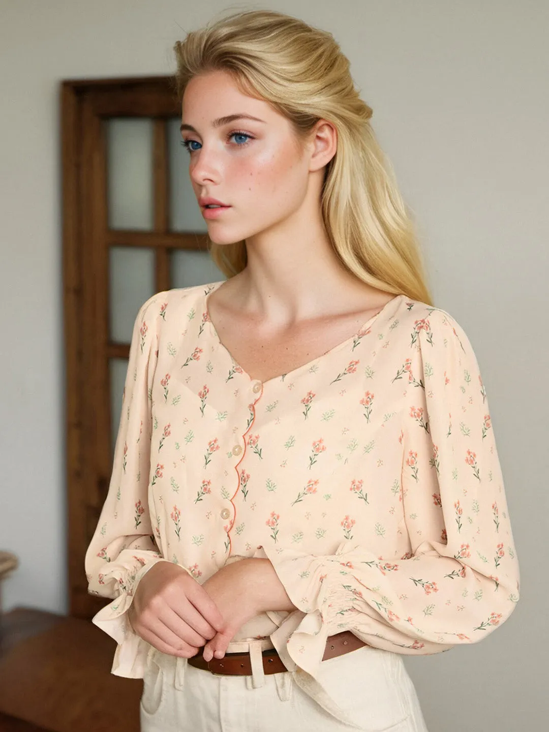 【Final Sale】Harlee Retro Wave V-Neck Floral Blouse
