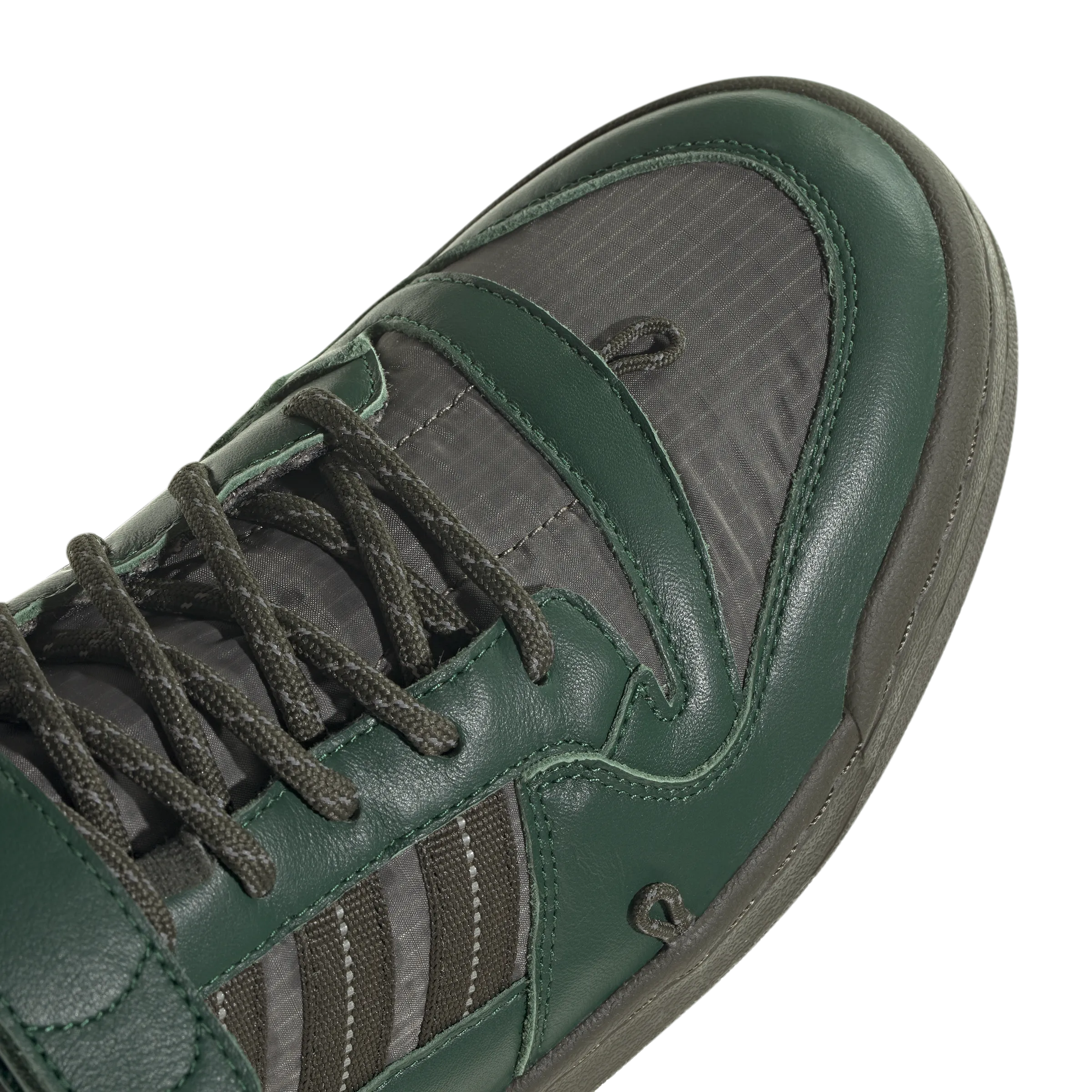 FORUM 84 CAMP LOW