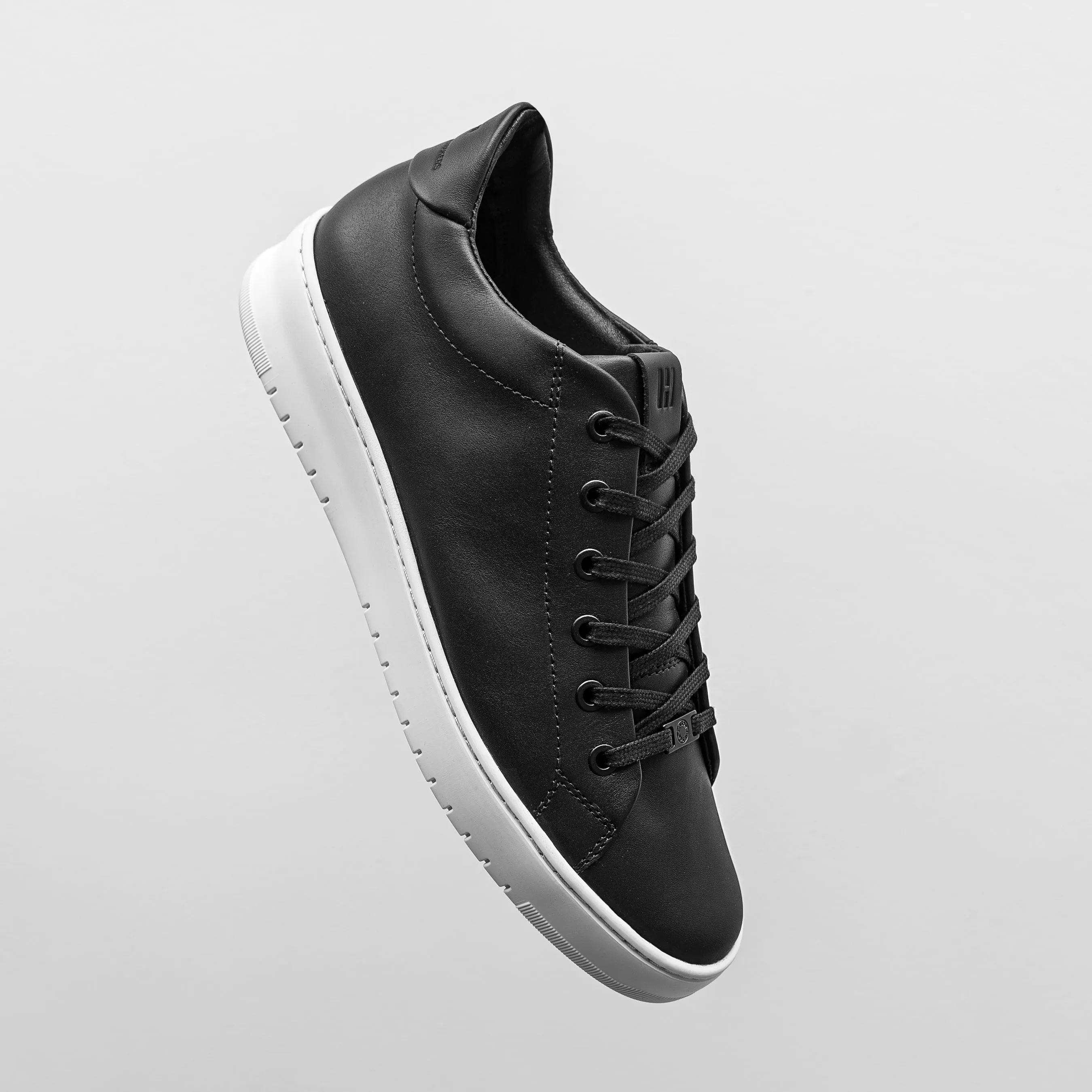 Hinson Bennet City Low Black Floater
