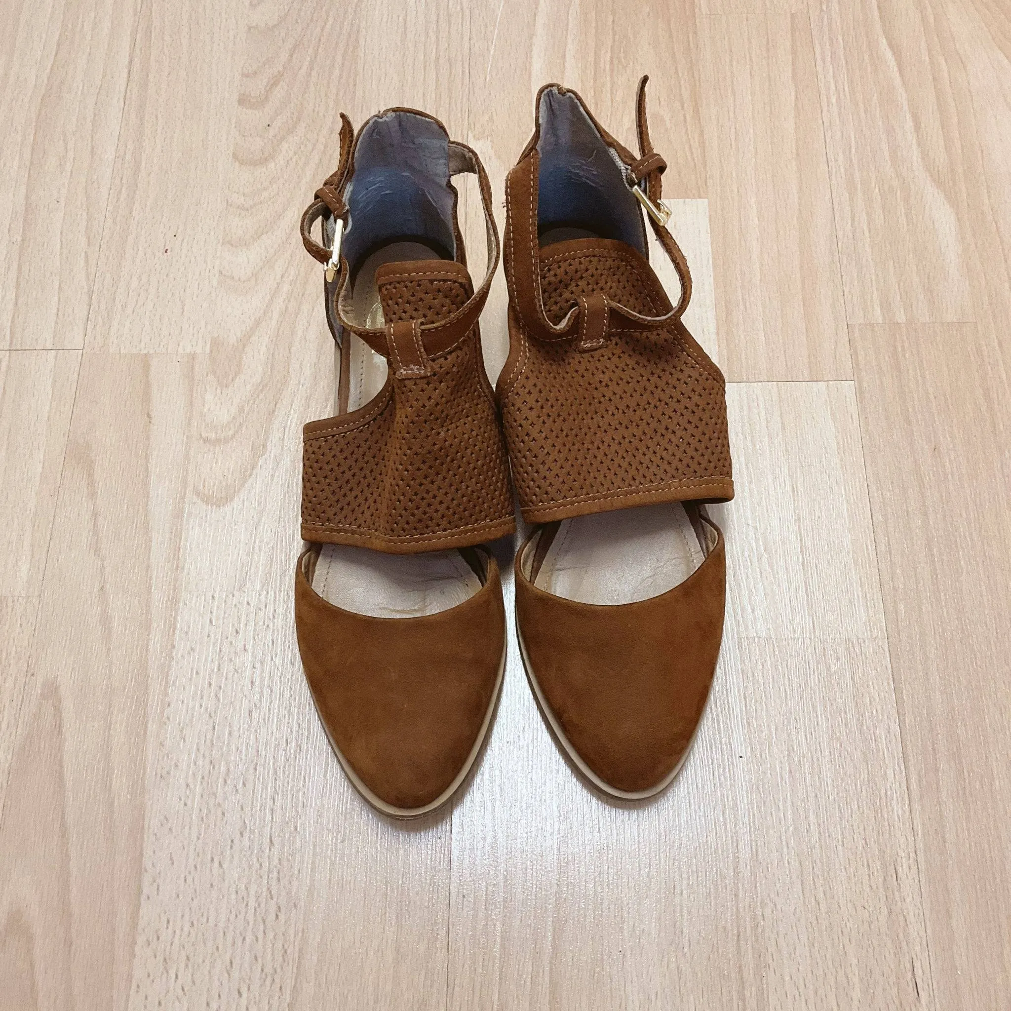 House of Harlow Flats Size 10