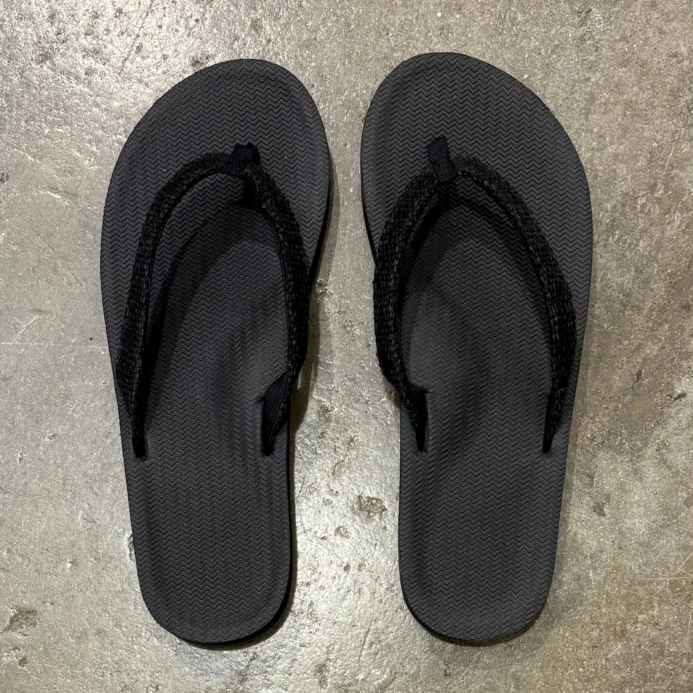 INDOSOLE   WOMEN'S FLIP FLOPS RECYCLED PABLE STRAPS   BLACK/KETAPA