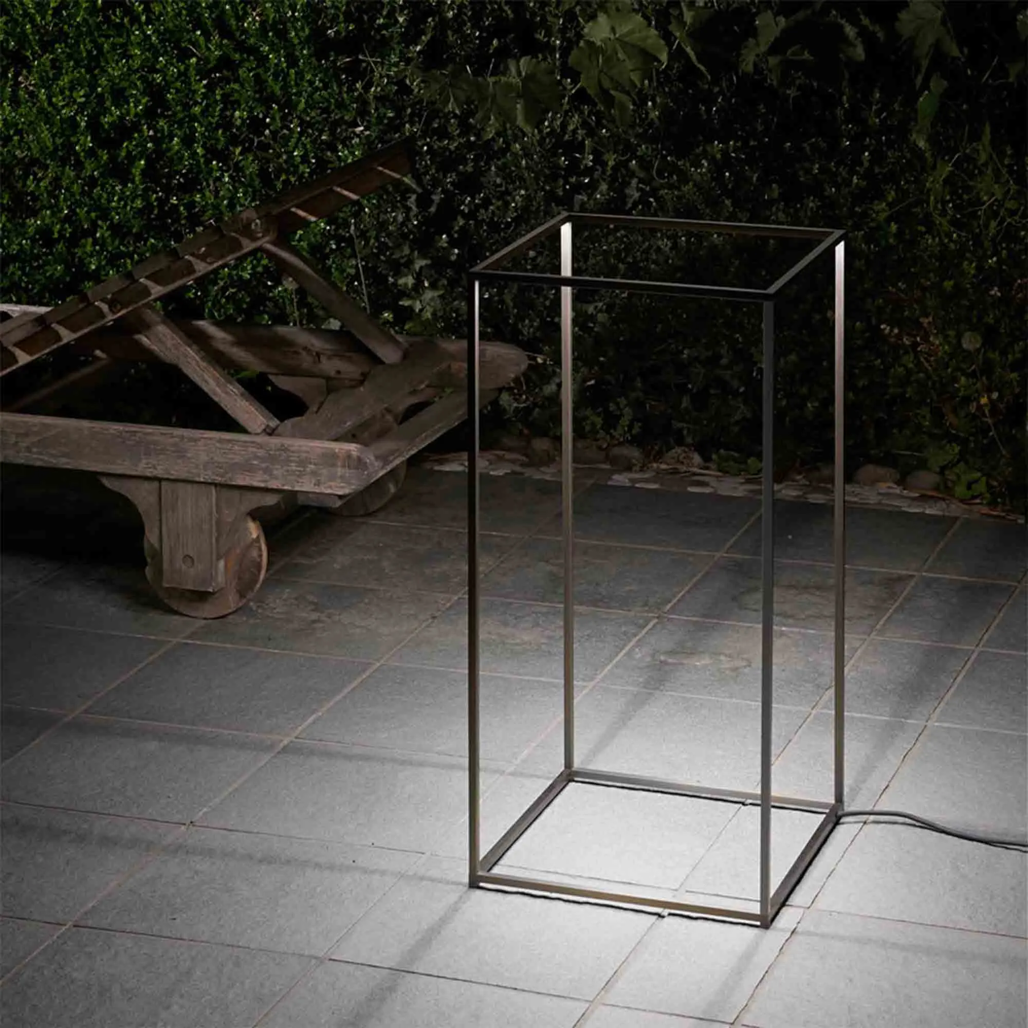 Ipnos - LED Outdoor Floor Lamp