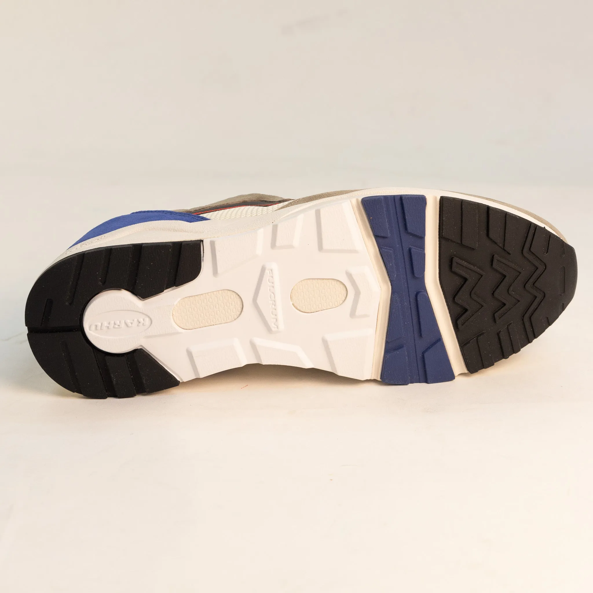 Karhu Aria 95 Cityscape Tones - Vetiver/Black