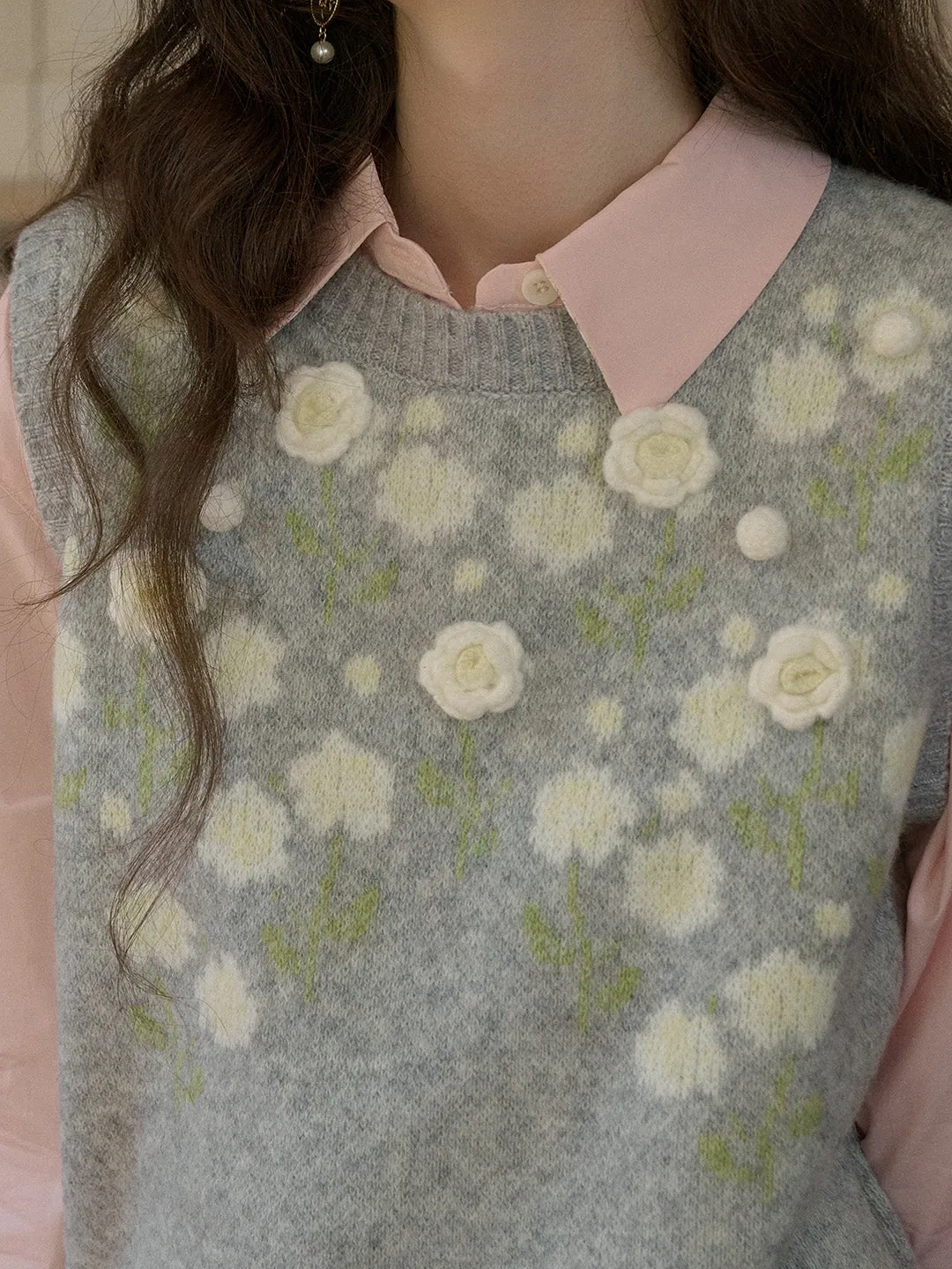 Kensley Ribbed Crew Neck Jacquard Rose & 3D Rose Sweater Vest