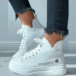 Letter Print Eyelet Lace-up Casual Sneakers