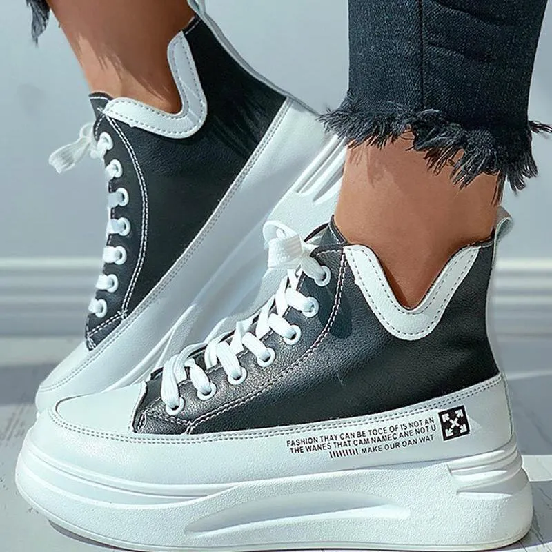 Letter Print Eyelet Lace-up Casual Sneakers