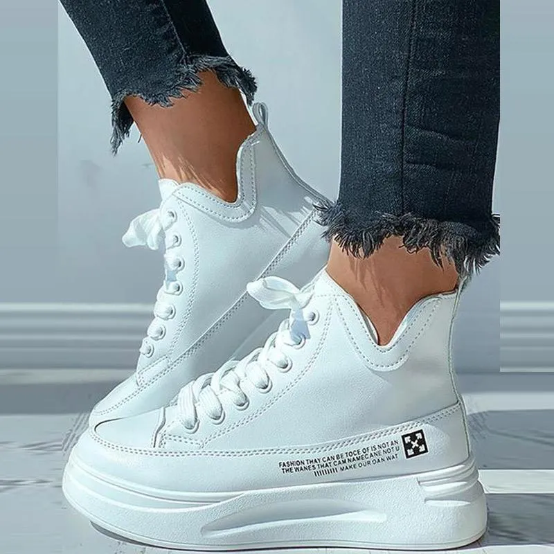 Letter Print Eyelet Lace-up Casual Sneakers
