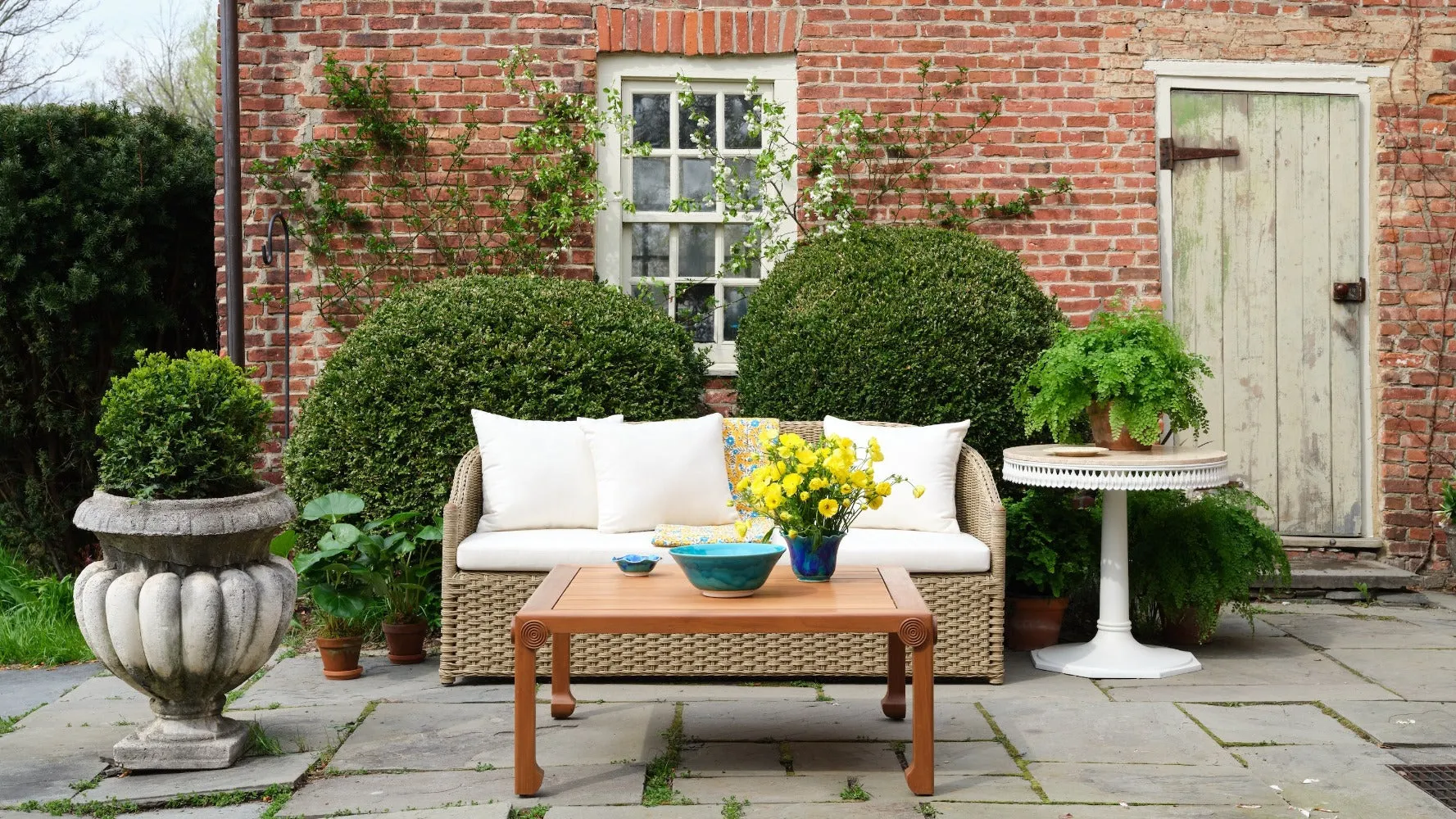 Medallion Outdoor Coffee Table