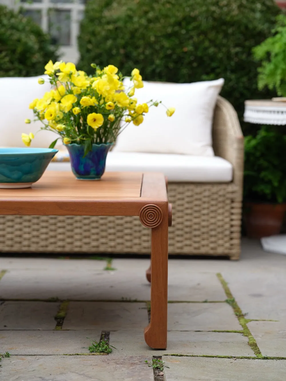 Medallion Outdoor Coffee Table