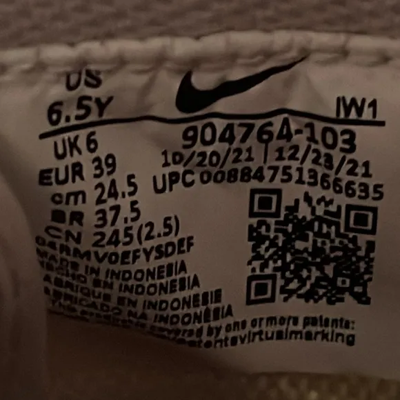 Nike Cortez Youth 6.5Y.           Forest Gump!