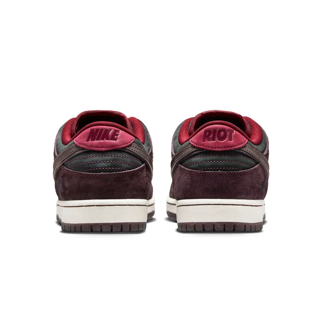 NIKE SB DUNK LOW PRO QUICKSTRIKE - MAHOGANY/DARK BEETROOT-TEAM RED-SAIL