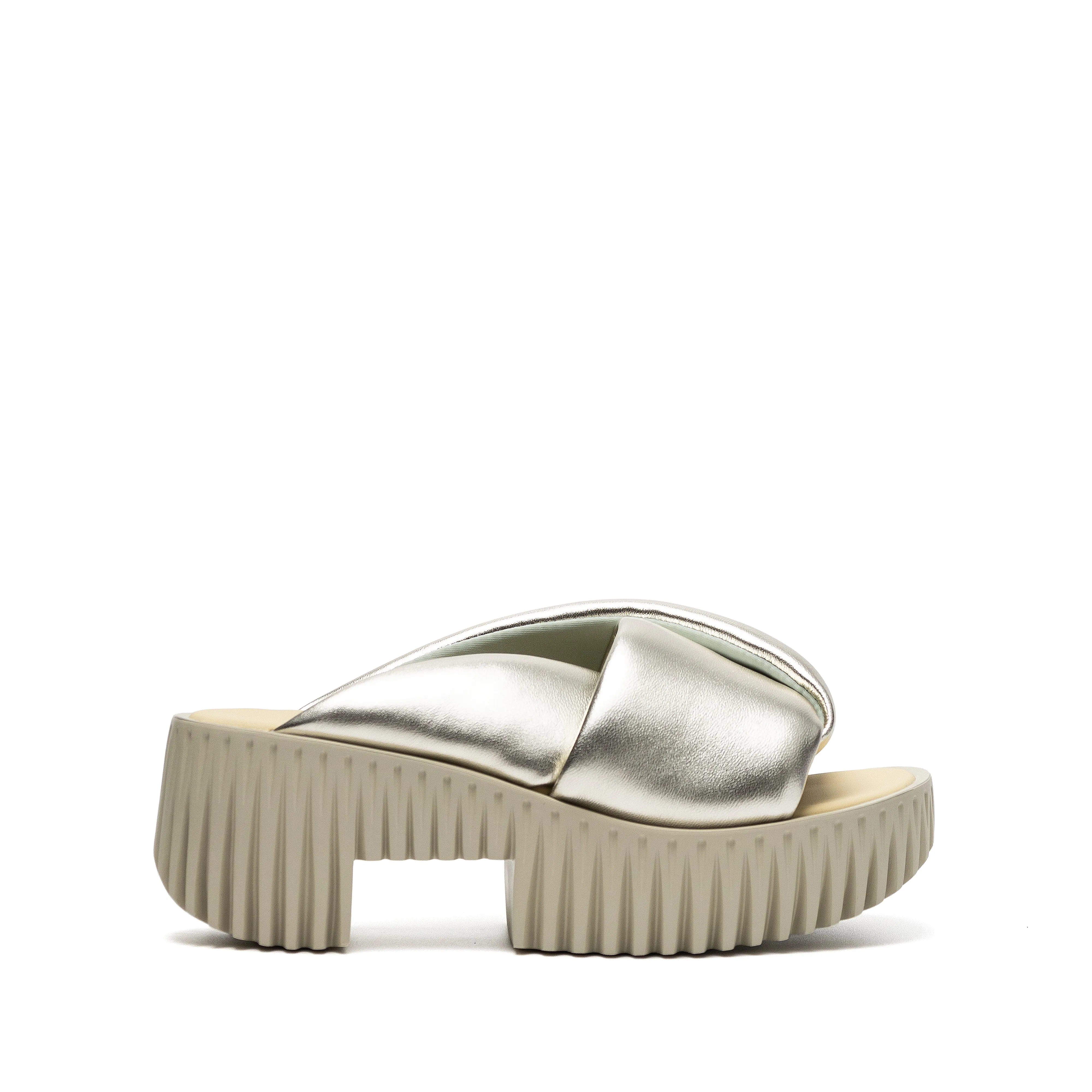Plia Anda Sandal in Champagne