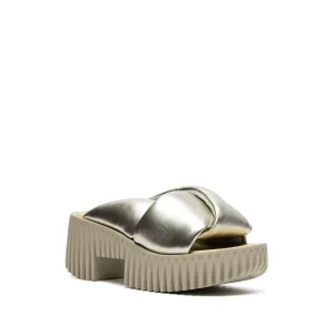 Plia Anda Sandal in Champagne