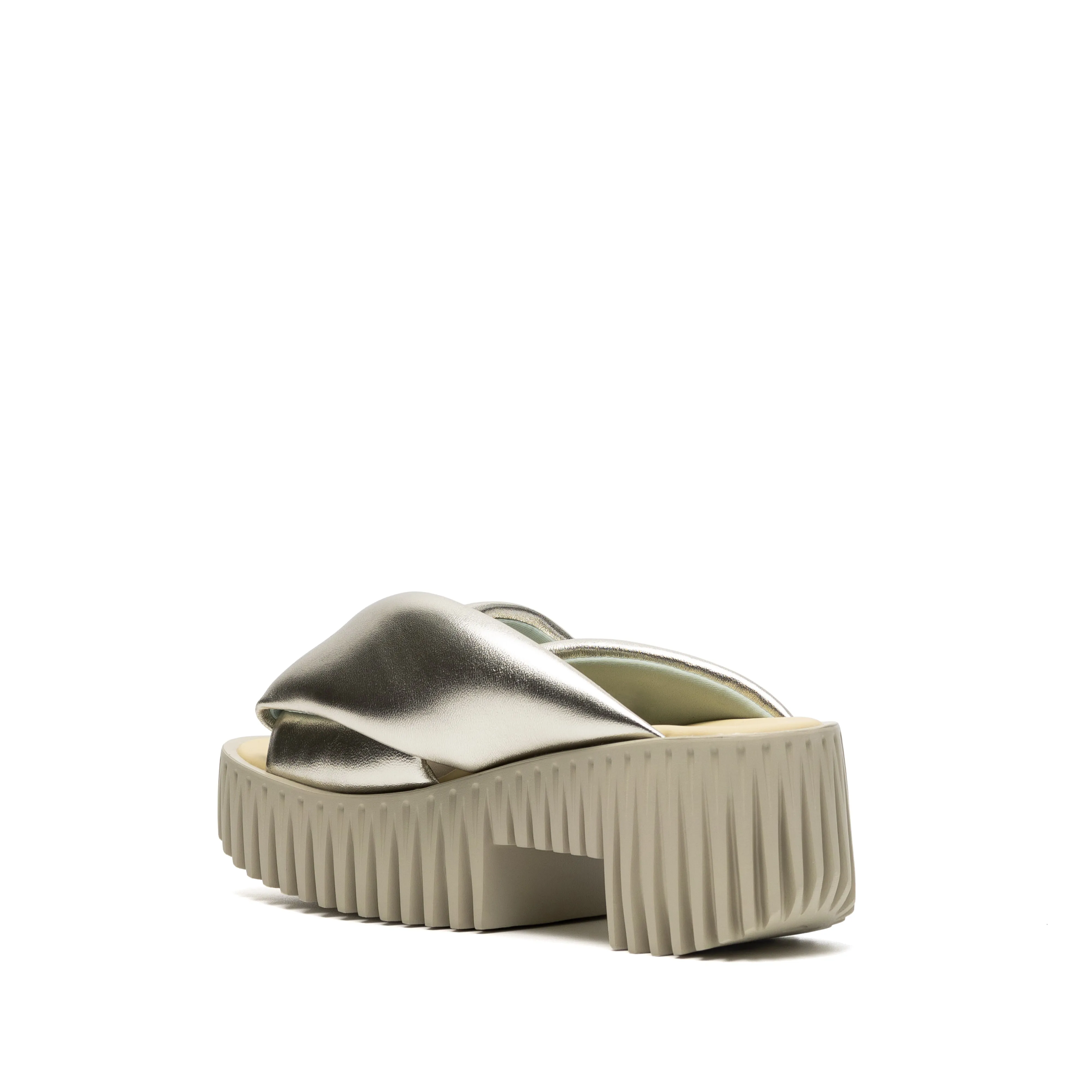 Plia Anda Sandal in Champagne