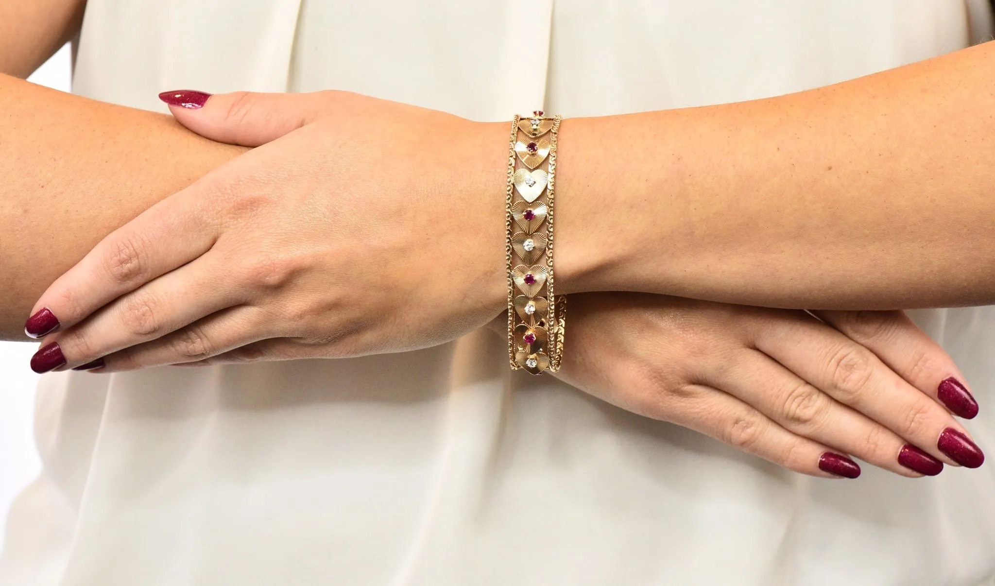 Retro 1.80 CTW Diamond Ruby 14 Karat Gold Heart Bracelet
