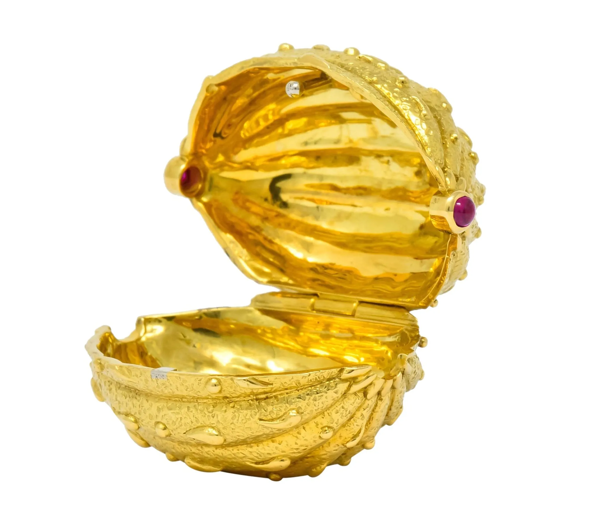 Schlumberger Tiffany & Co. Ruby 18 Karat Gold Walnut Pill Box Circa 1960