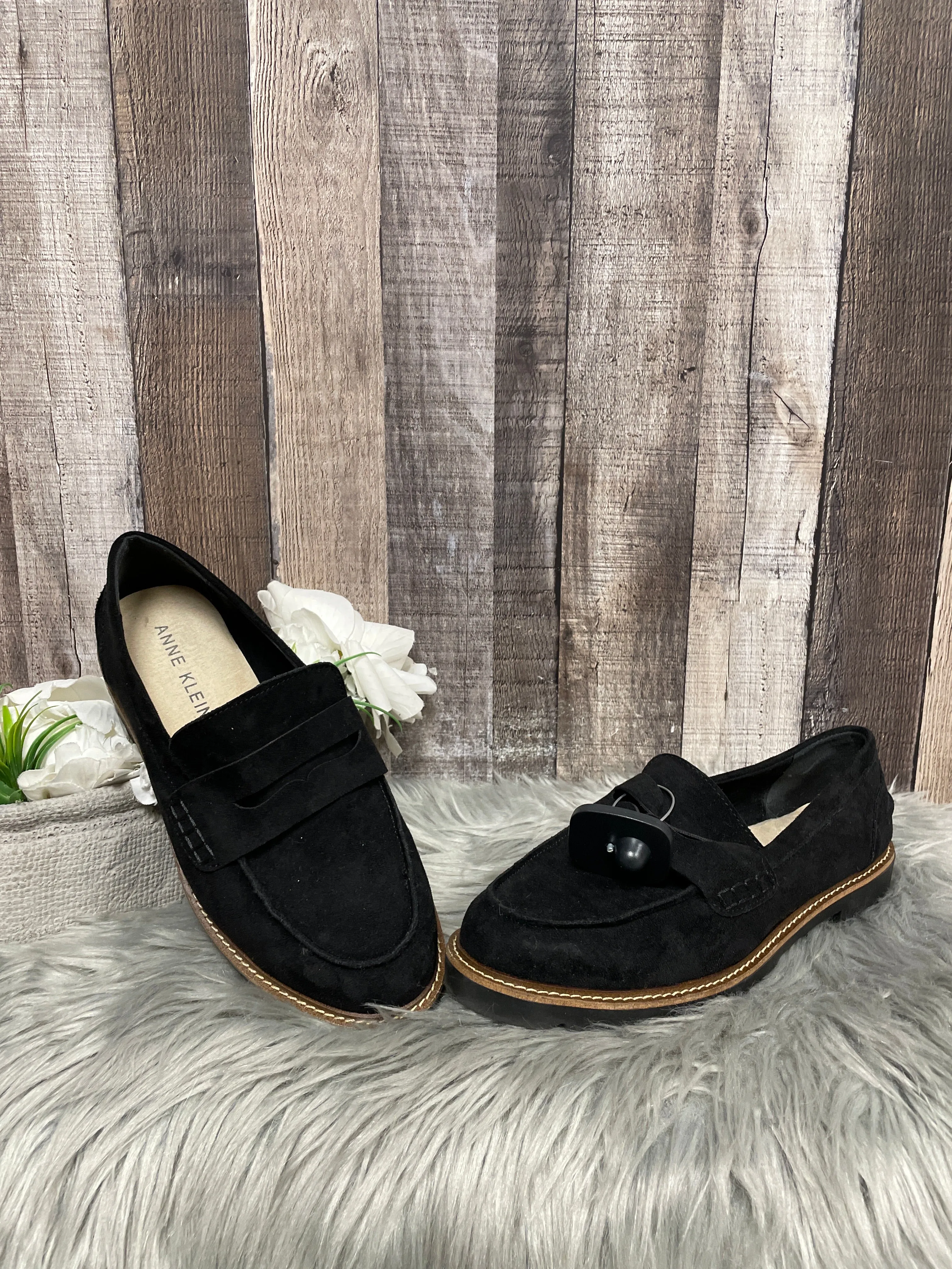 Shoes Flats By Anne Klein In Black, Size: 8.5