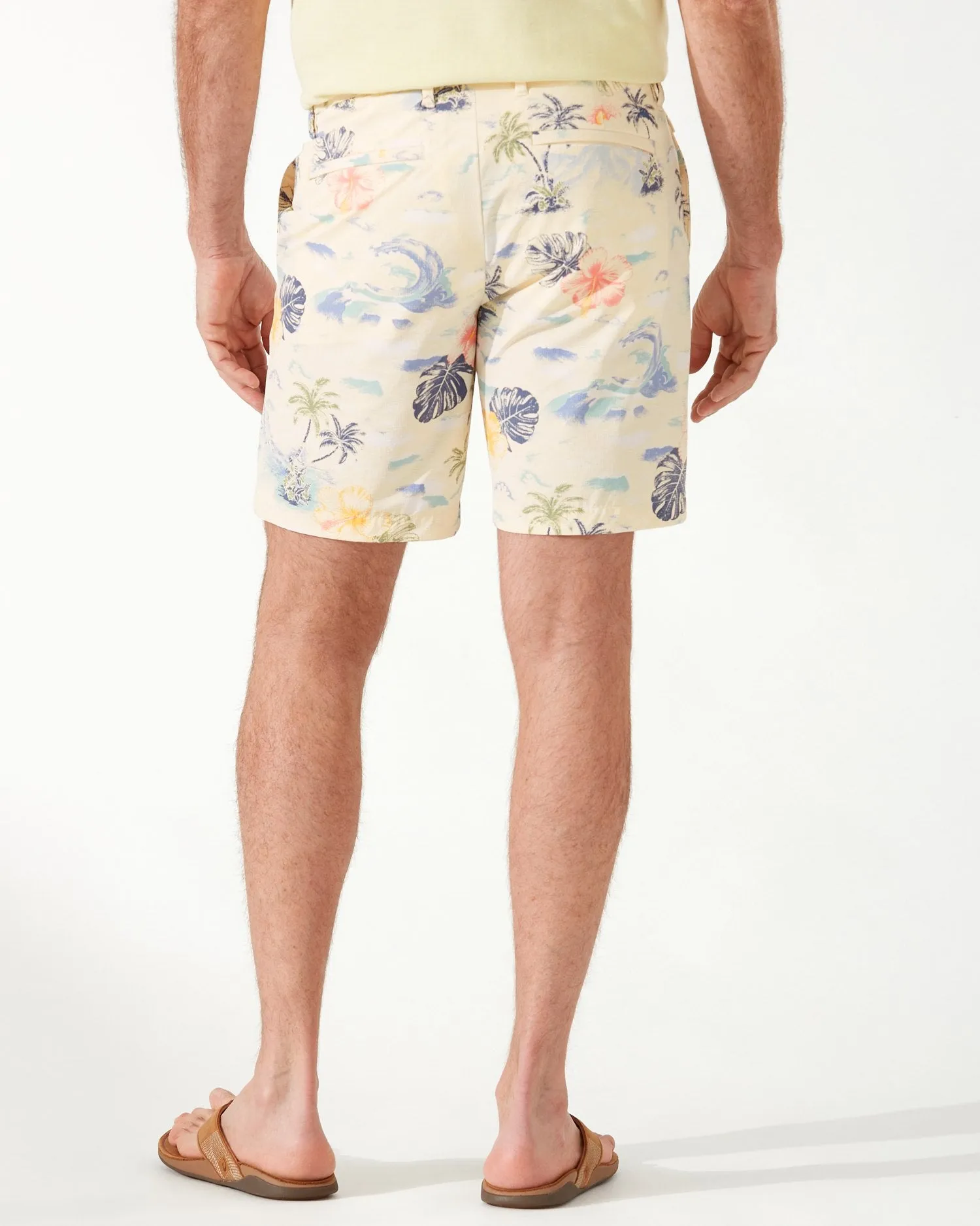 Tommy Bahama | Aloha Fairway IslandZone® 8-Inch Shorts | Bleached Sand