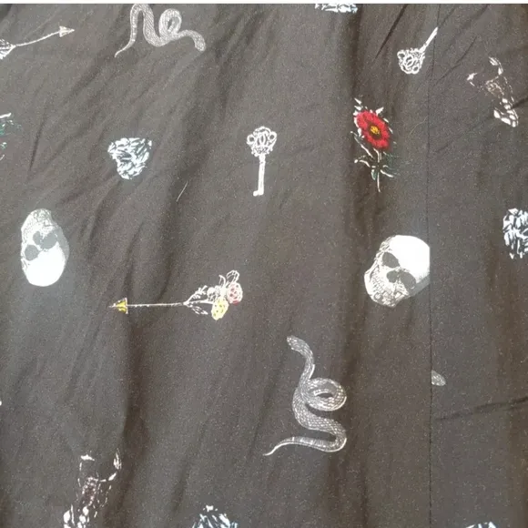 Torrid Challis Dress Woman Plus 1X Ruffled Cold Shoulder Skull Floral Black NWT