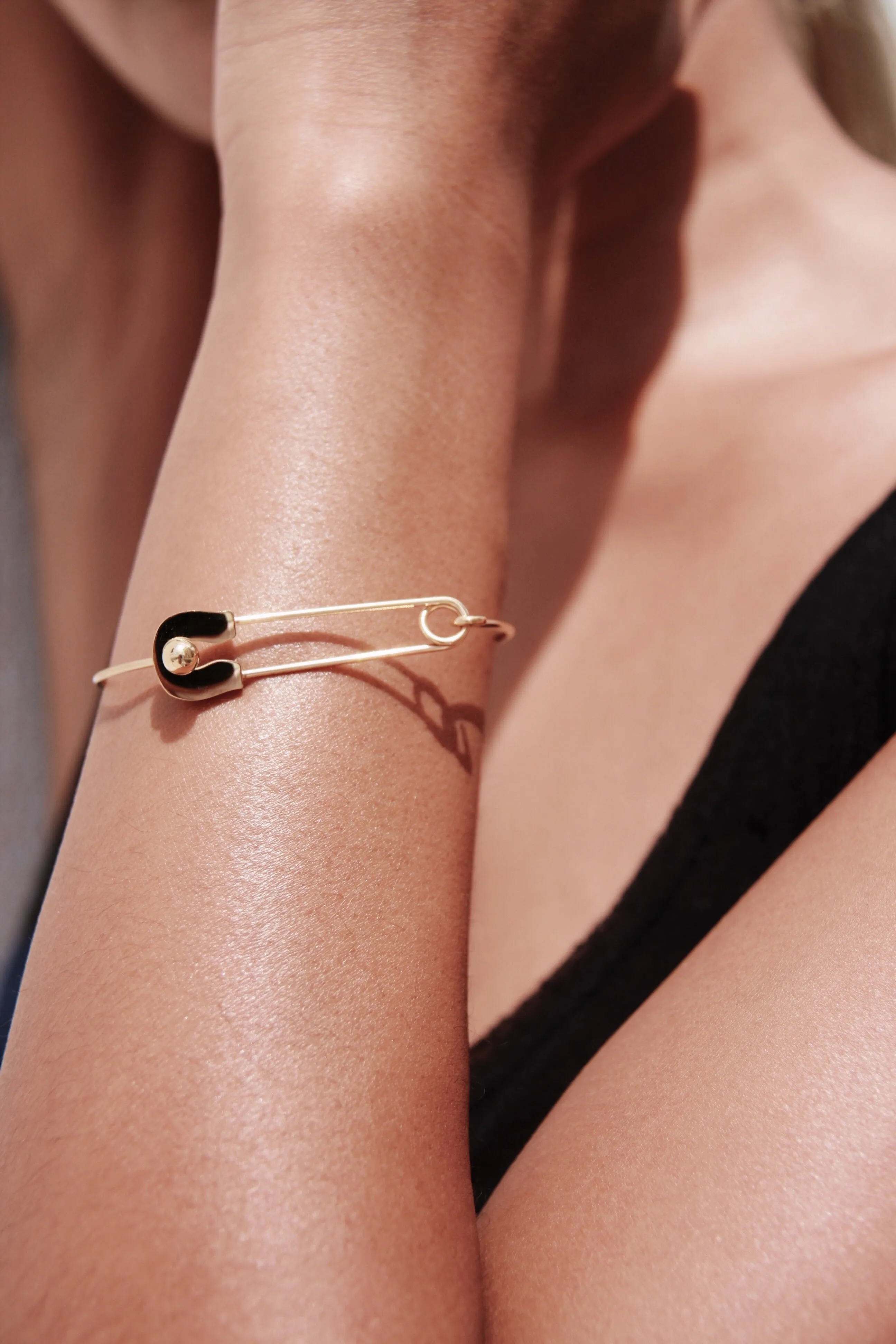 VINTAGE SAFETY PIN  BRACELET - GOLD