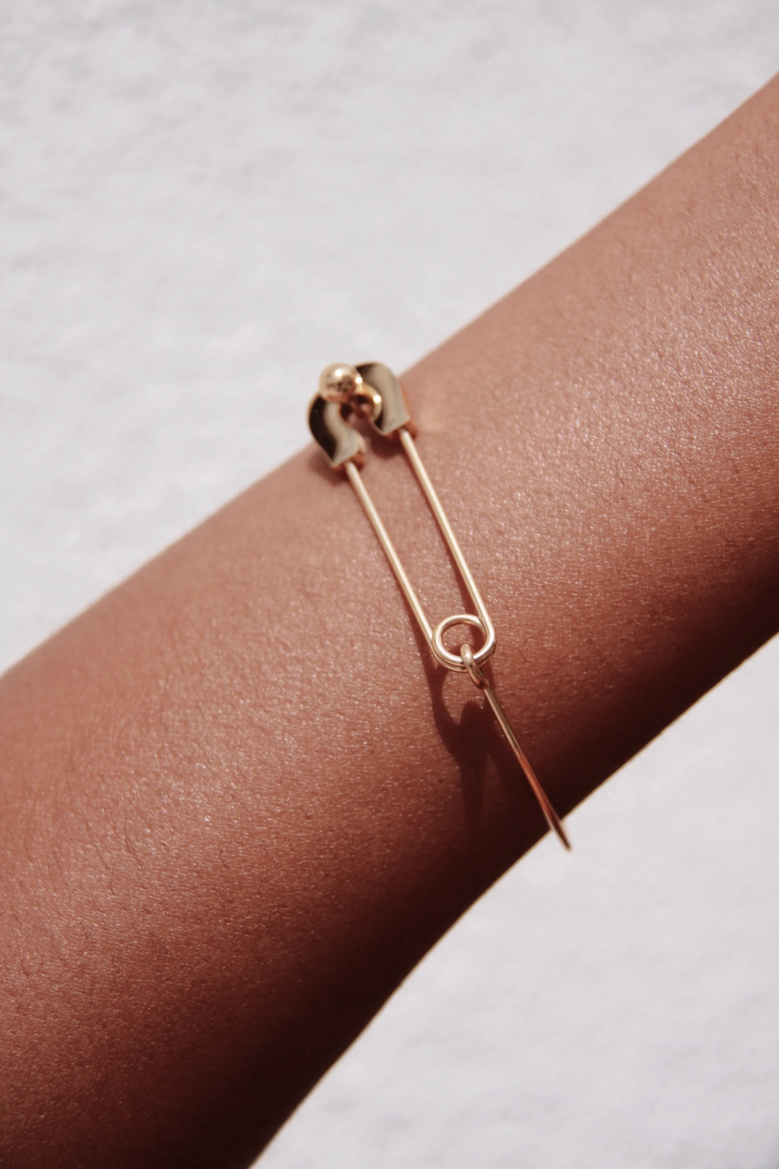 VINTAGE SAFETY PIN  BRACELET - GOLD