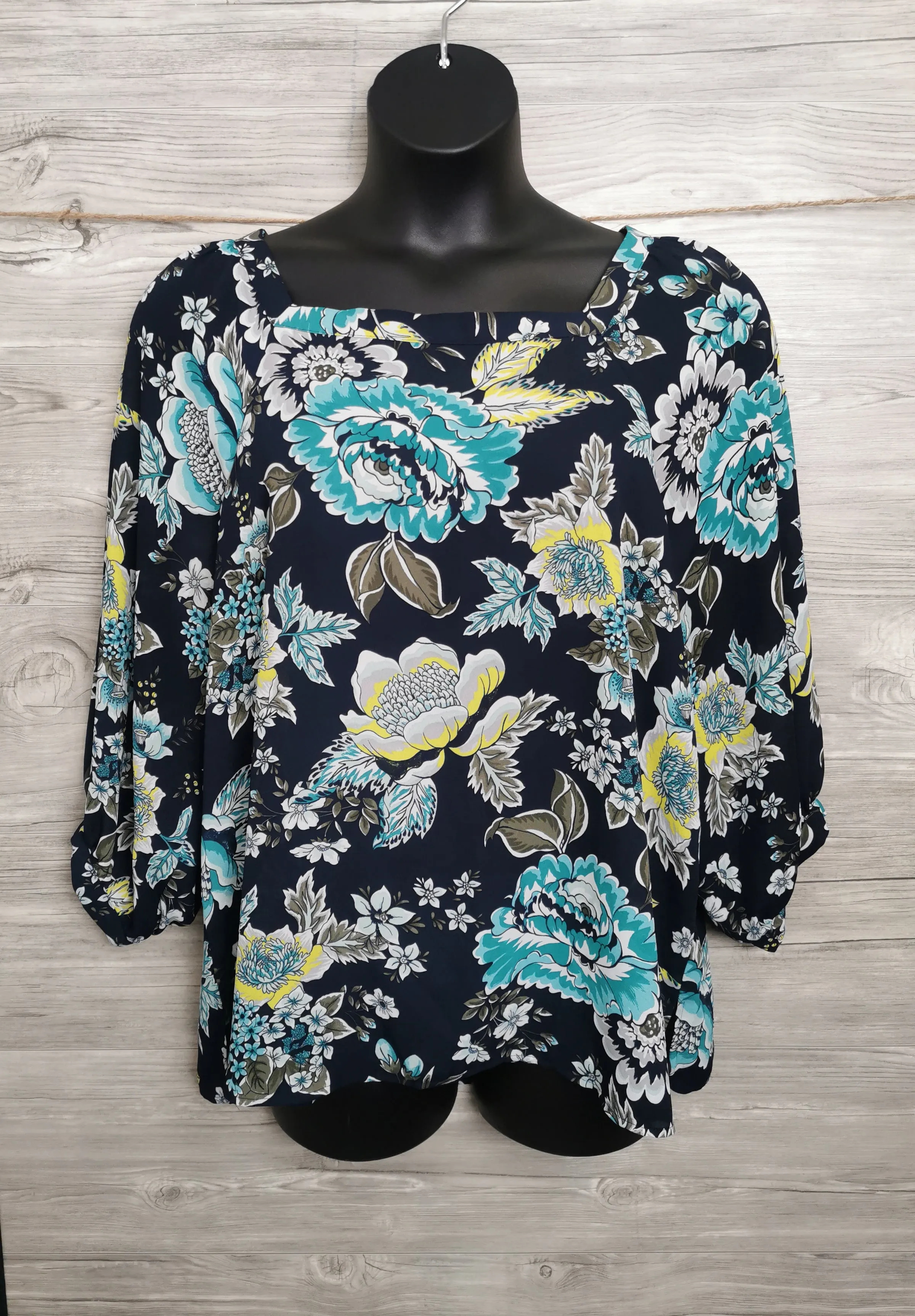WOMENS PLUS SIZE (XL) LOFT, Lightweight Floral Dress Top EUC B34