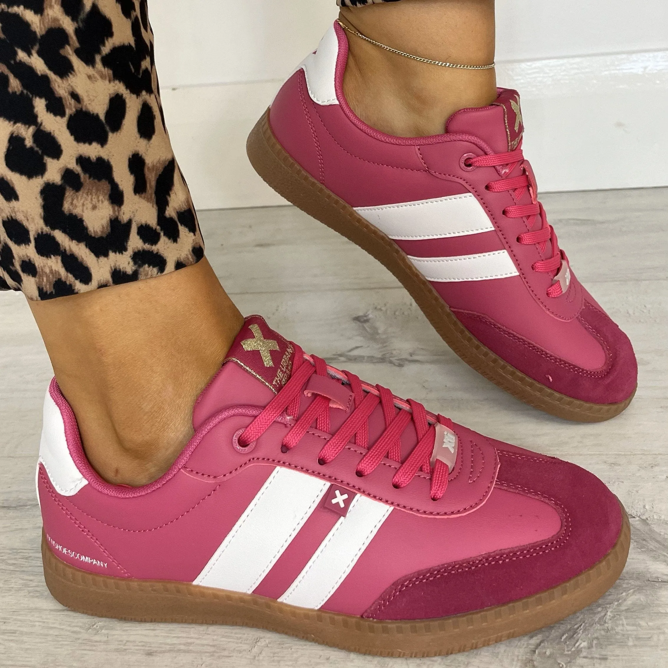 XTI Fuchsia Pink Slim Line Gum Sole Sneakers